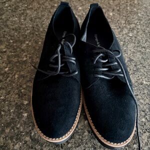 Django & Juliette Size 8.5 Suede Leather Oxfords